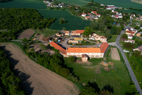 Statek Lhotice